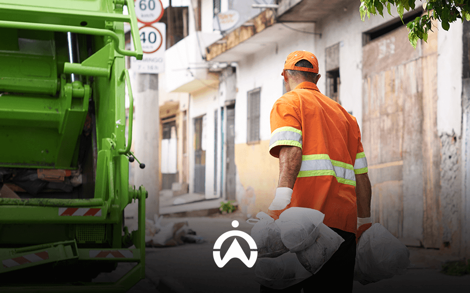 How_to_Manage_Your_Waste_Collection_Trucks_with_GPS_Tracking